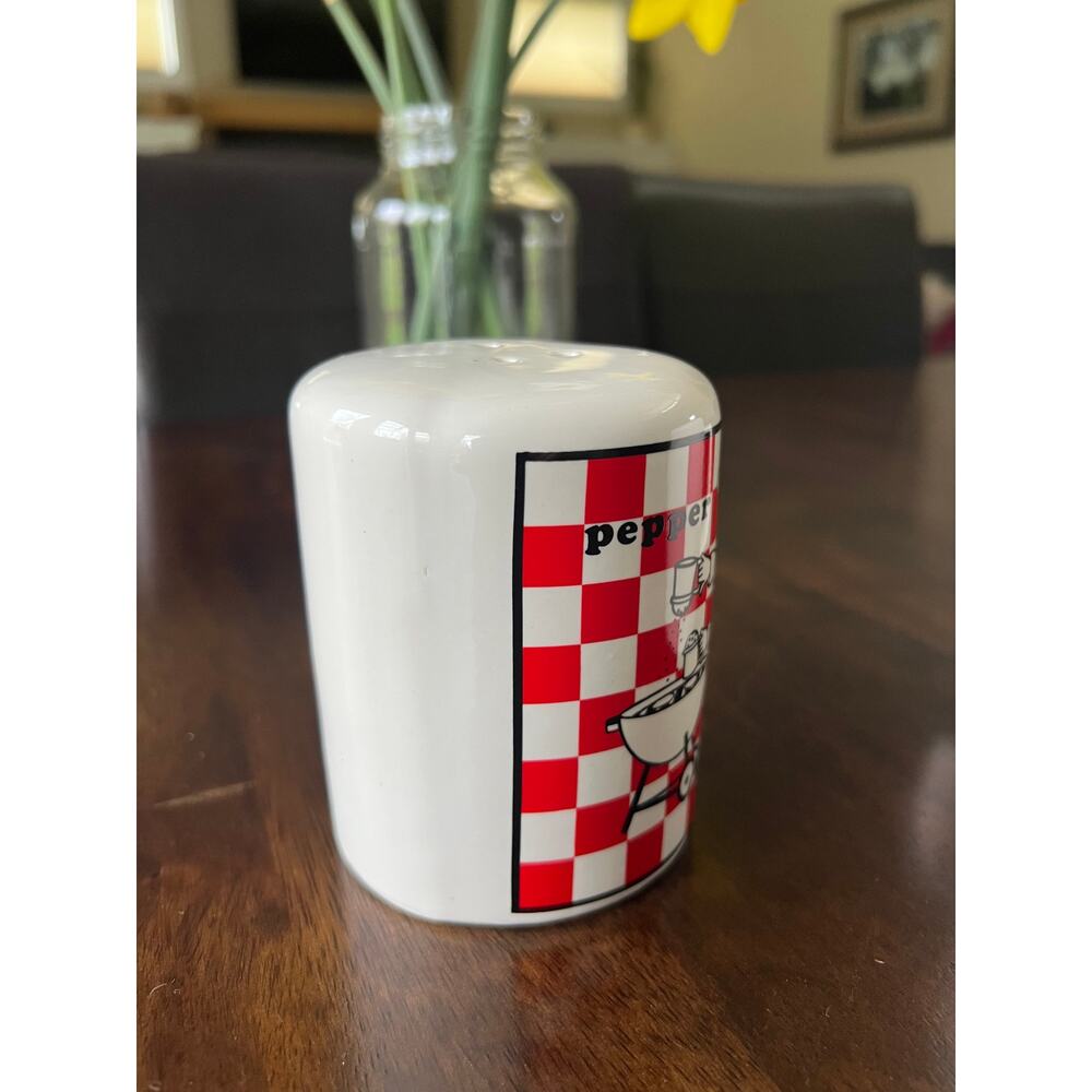 Retro Style Bbq Grilling Salt and Pepper Shaker Set - Picture 7 of 11